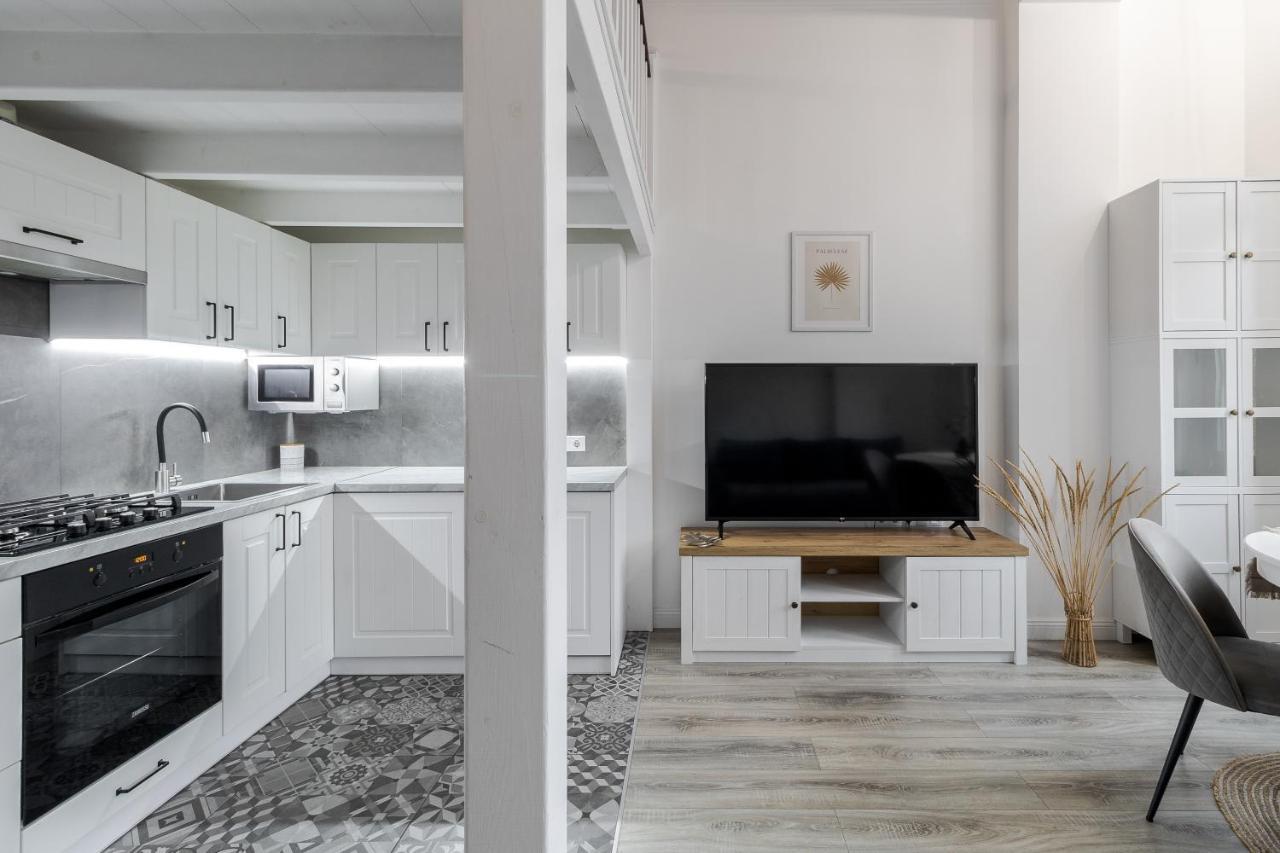 Inshiapartments On Slovatskoho Str ลวีฟ ภายนอก รูปภาพ